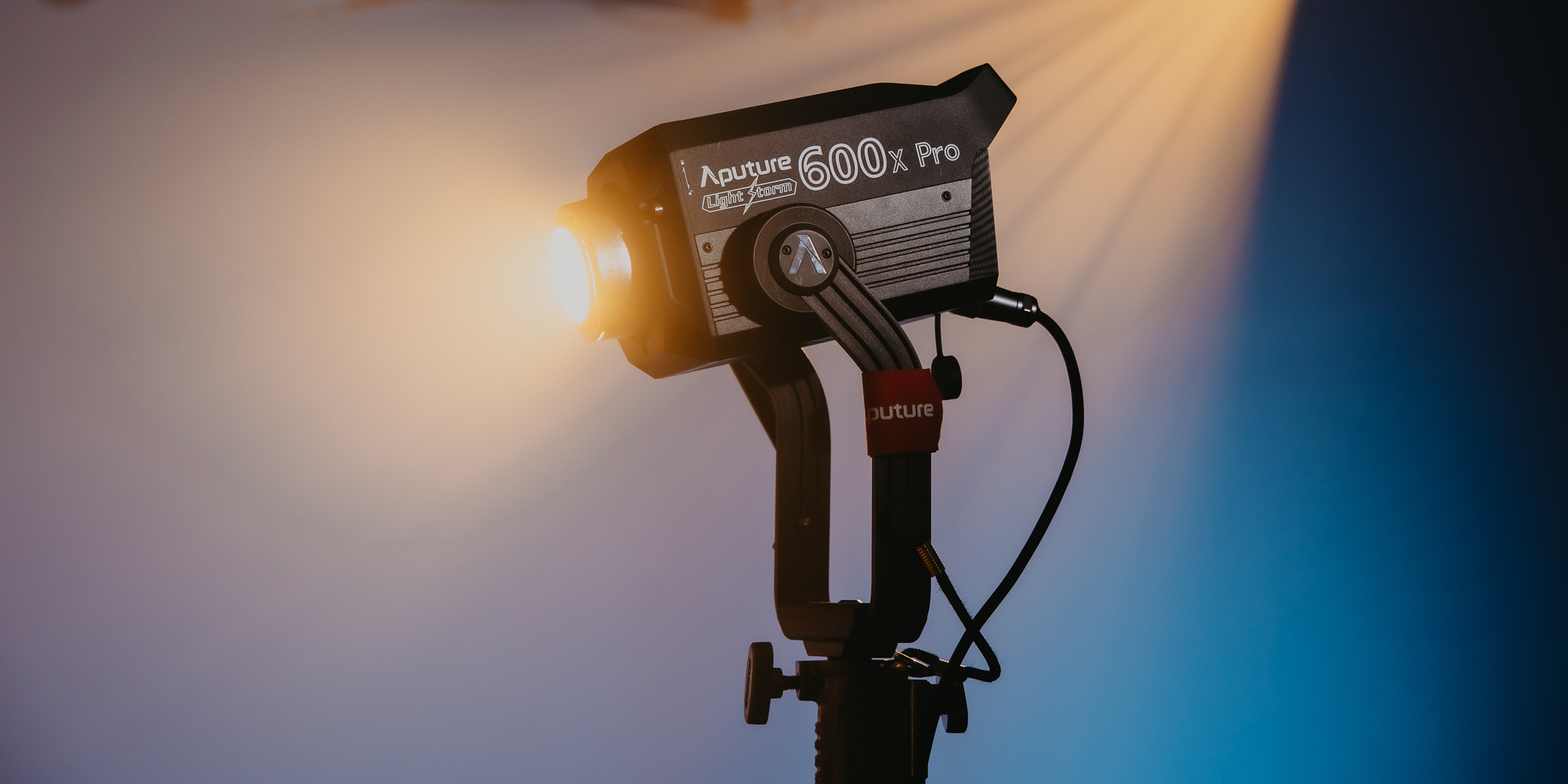 Aputure Light Storm LS 600x Pro LED Lamp - V-mount - Sidus Link Ecosystem