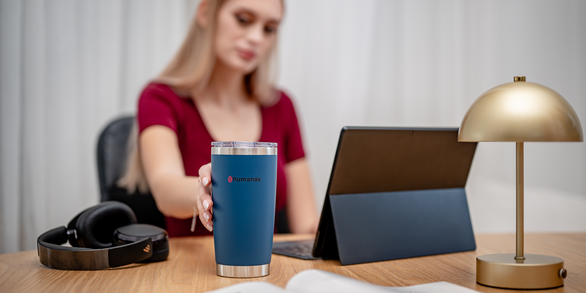 Kubek termiczny Humanas Fluo 600 ml - niebieski