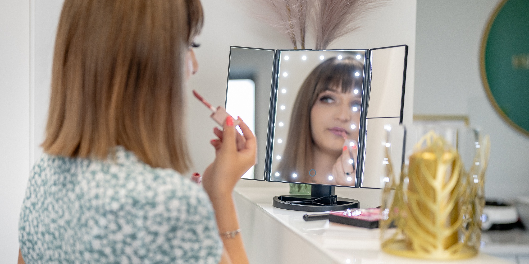 Lusterko do makijażu Humanas HS-ML04 z podświetleniem LED - białe