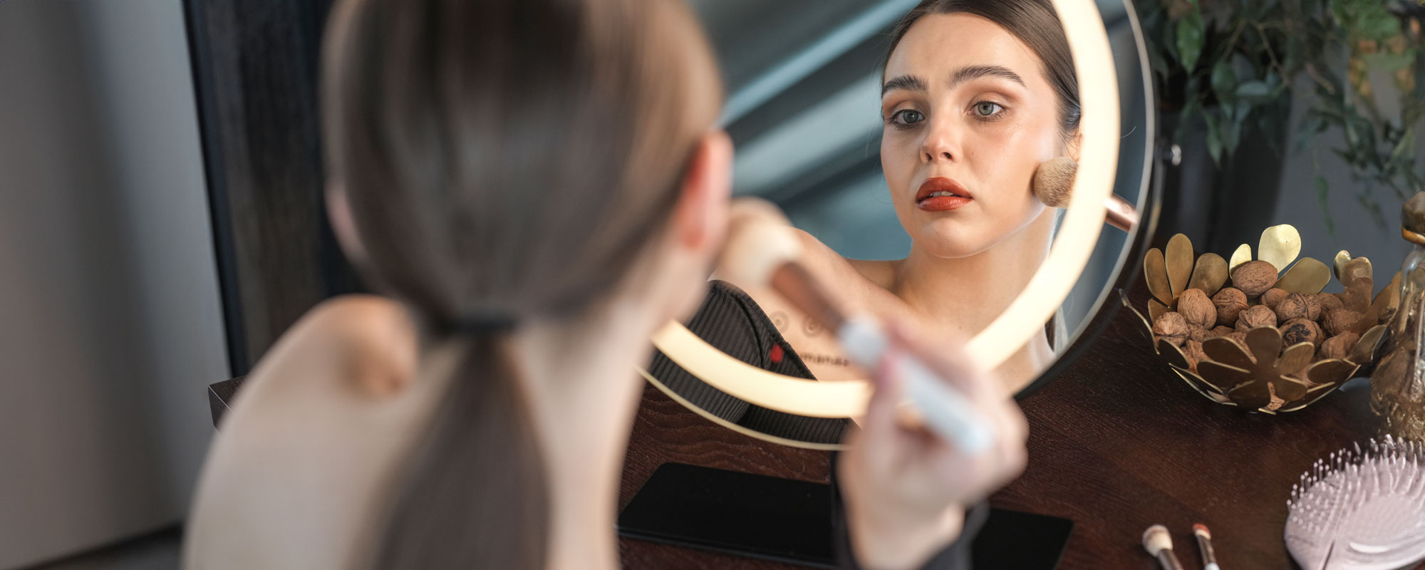 Humanas HS-HM Scarlet makeup mirror with LED lighting - black