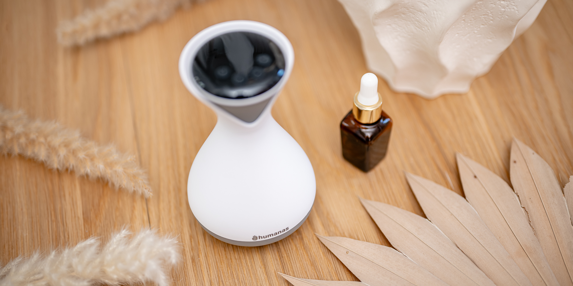 width=100% Masażer antycellulitowy z funkcją bańki chińskiej Humanas DermaSmooth Revive EMS - biały