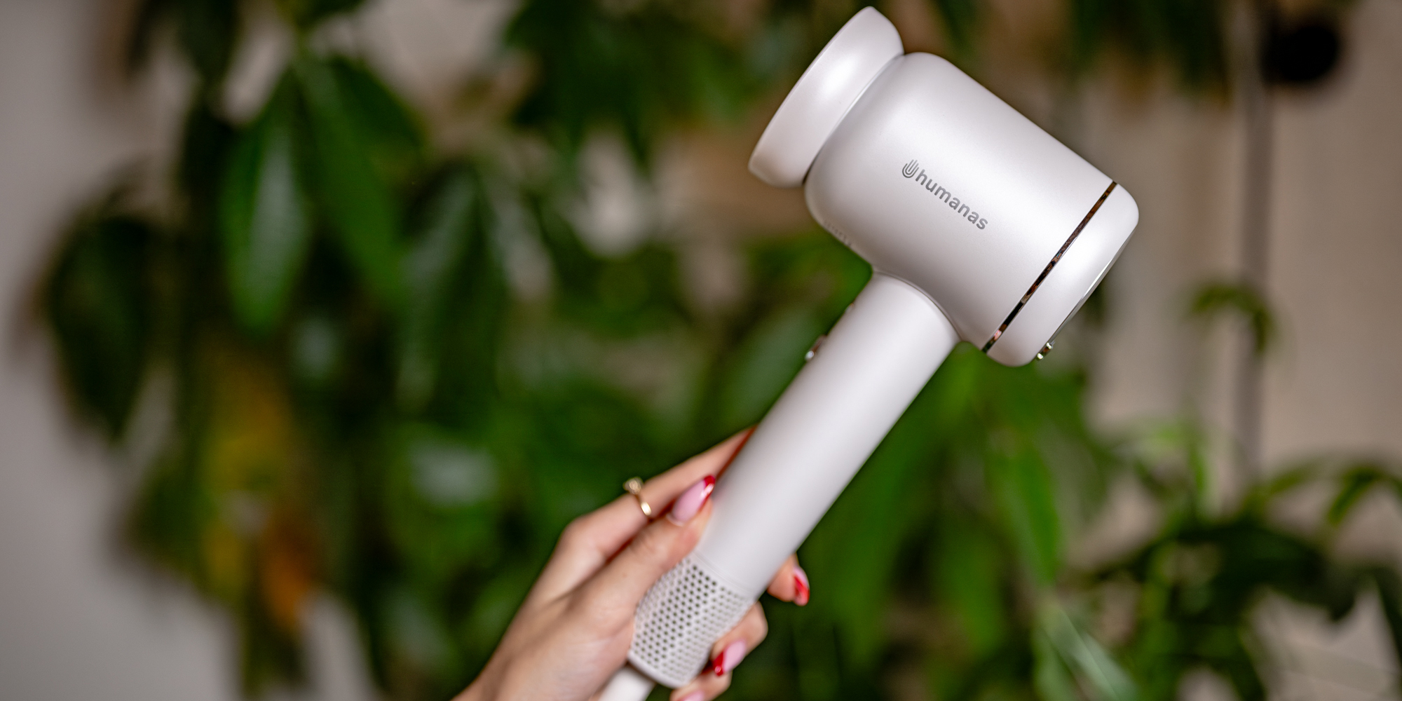 Suszarka do włosów z funkcją jonizowania Humanas AirTouch HD-AT06 - biała