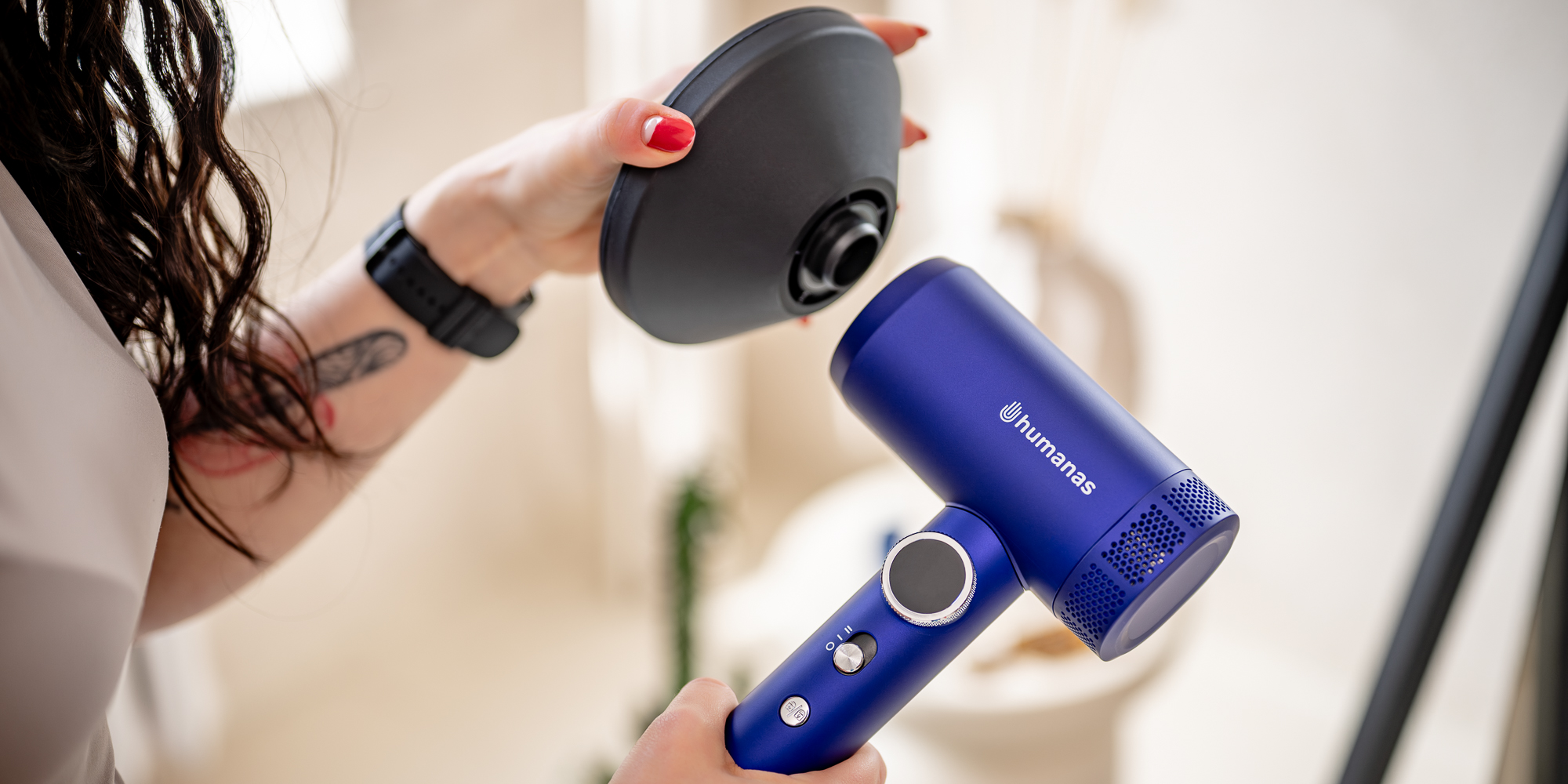 Suszarka do włosów z funkcją jonizowania Humanas AirTouch HD-SmartHeat - fioletowa