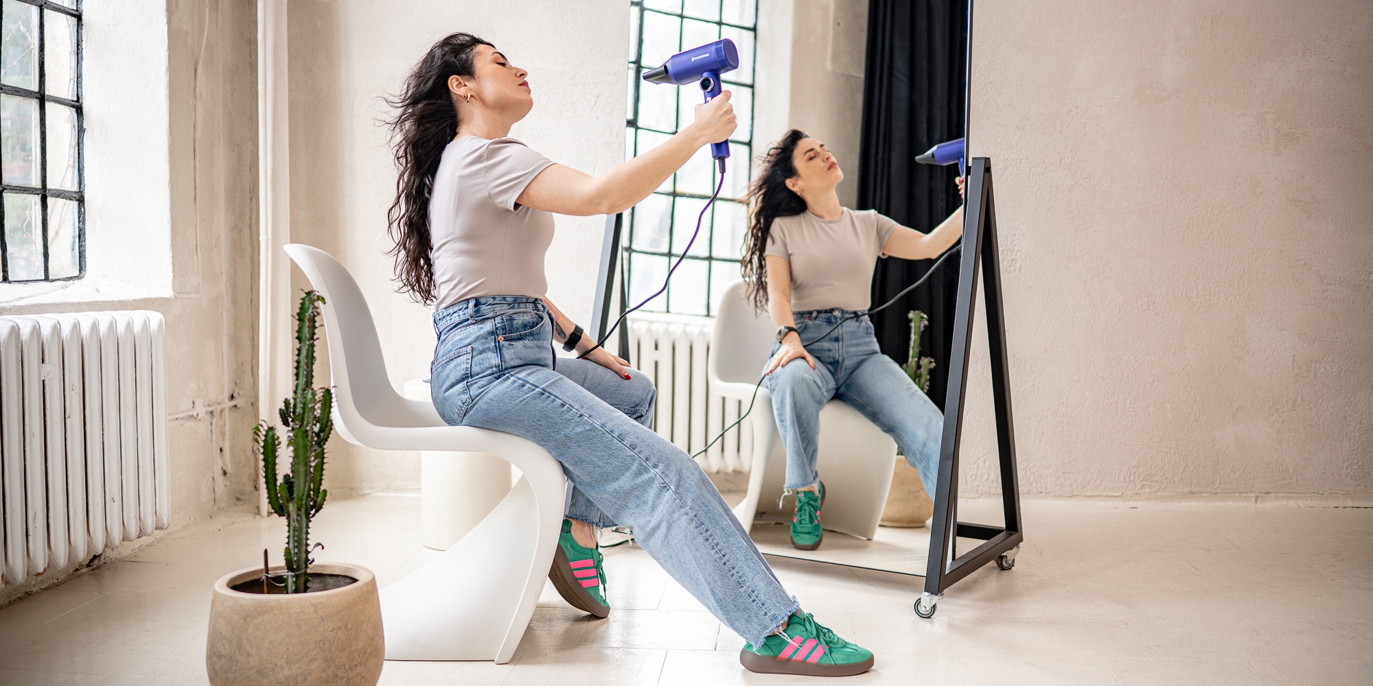 Suszarka do włosów z funkcją jonizowania Humanas AirTouch HD-SmartHeat - fioletowa