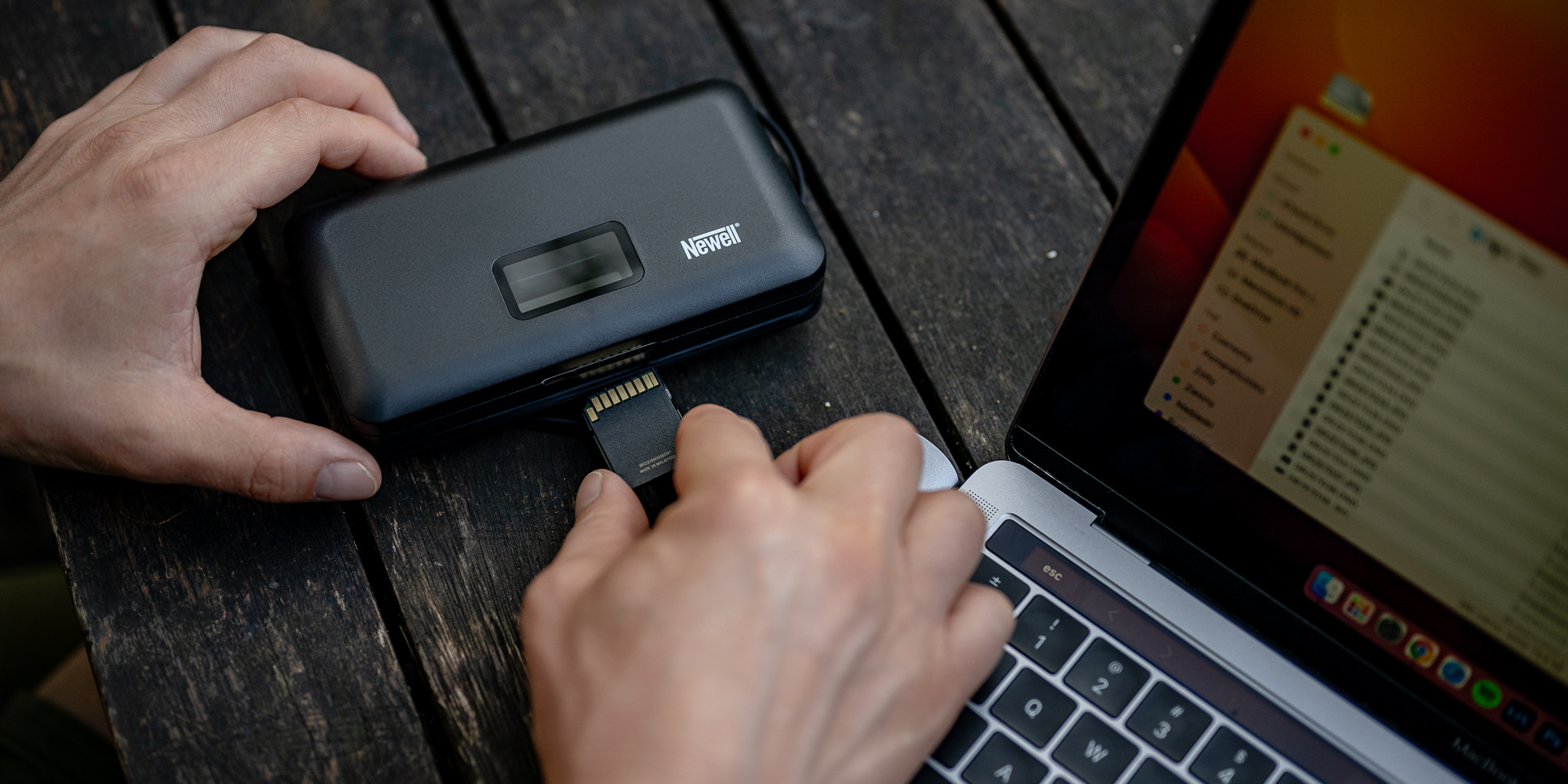 Ładowarka dwukanałowa Newell LCD-PB-SD do akumulatorów BLN-1 do Olympus