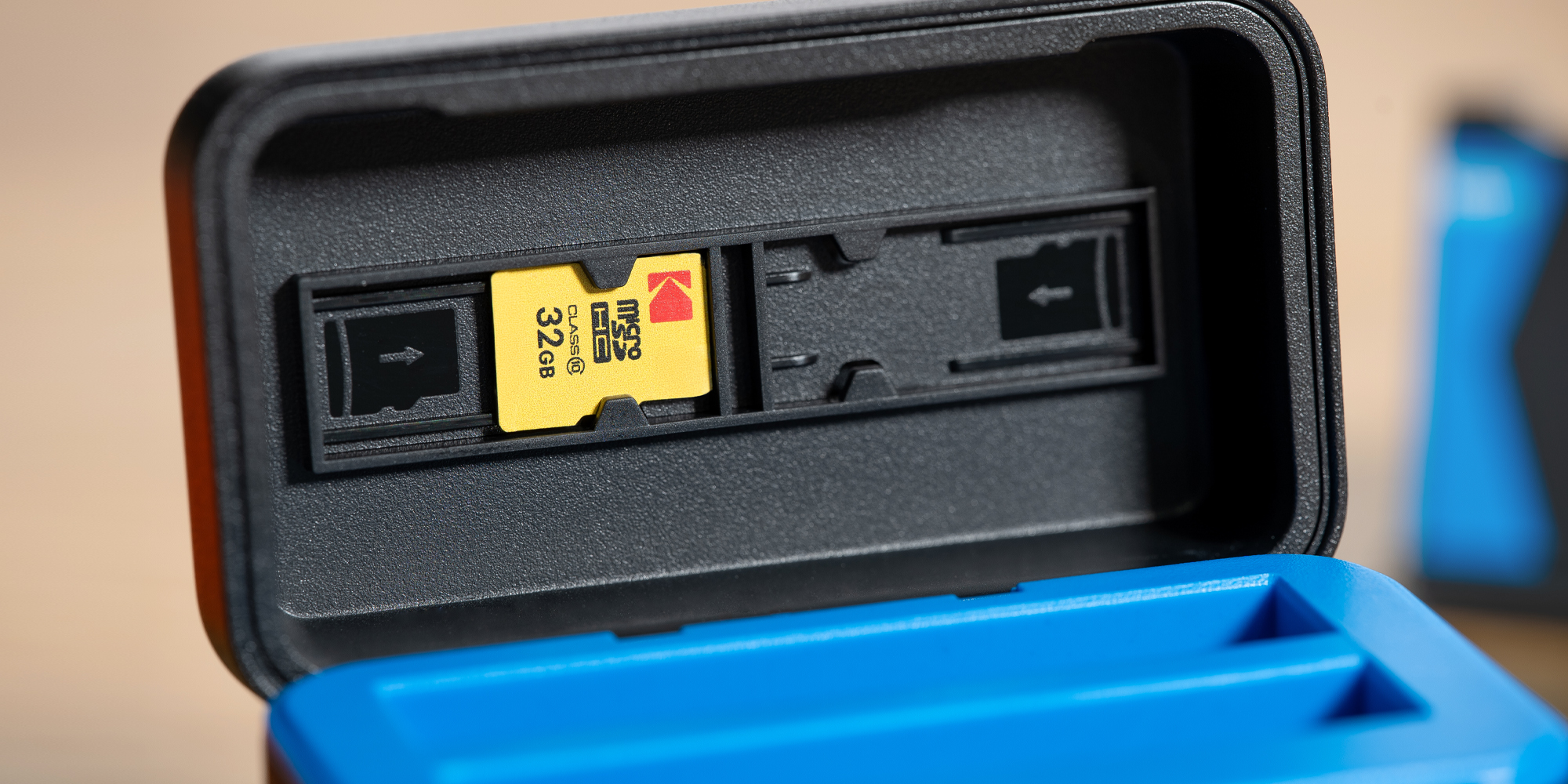 Ładowarka dwukanałowa Newell STD-USB do akumulatorów CINSBBMA do Insta360 X4