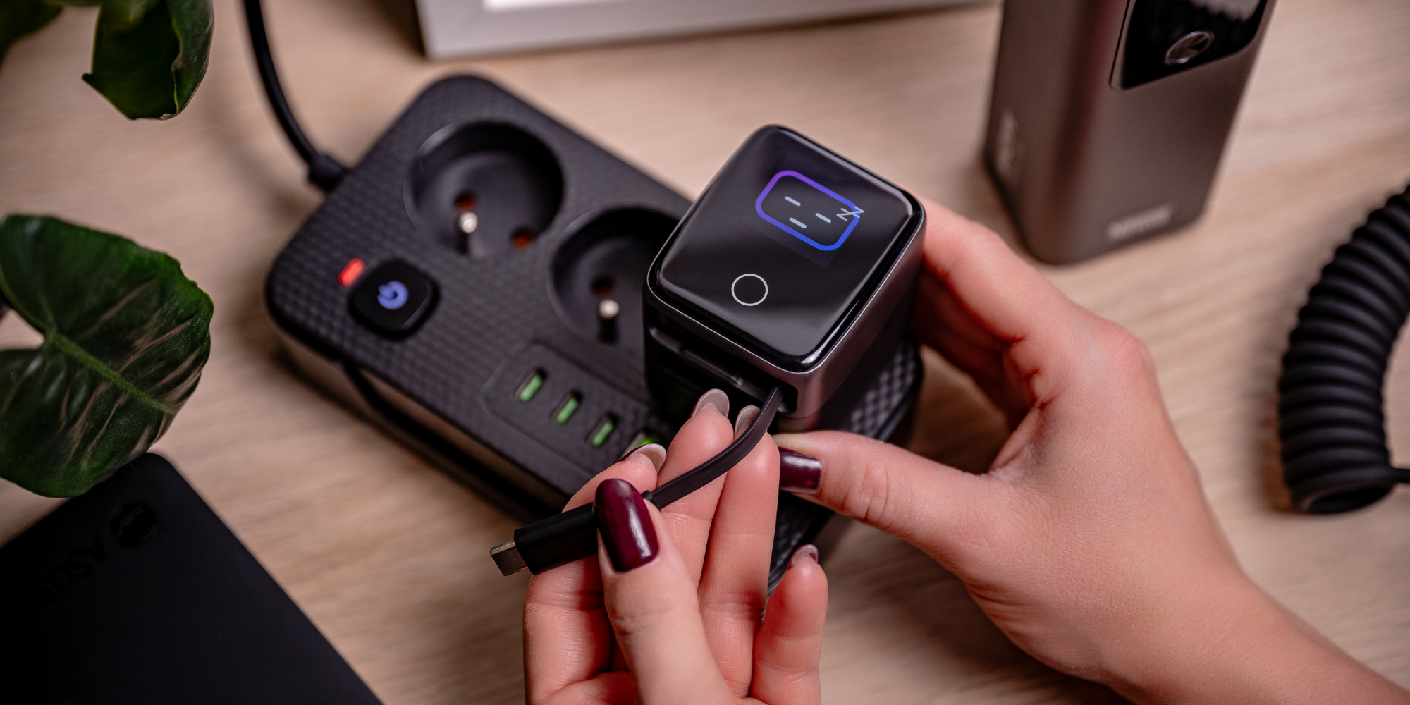 Ładowarka sieciowa Newell GaN 70 W TFT - EU