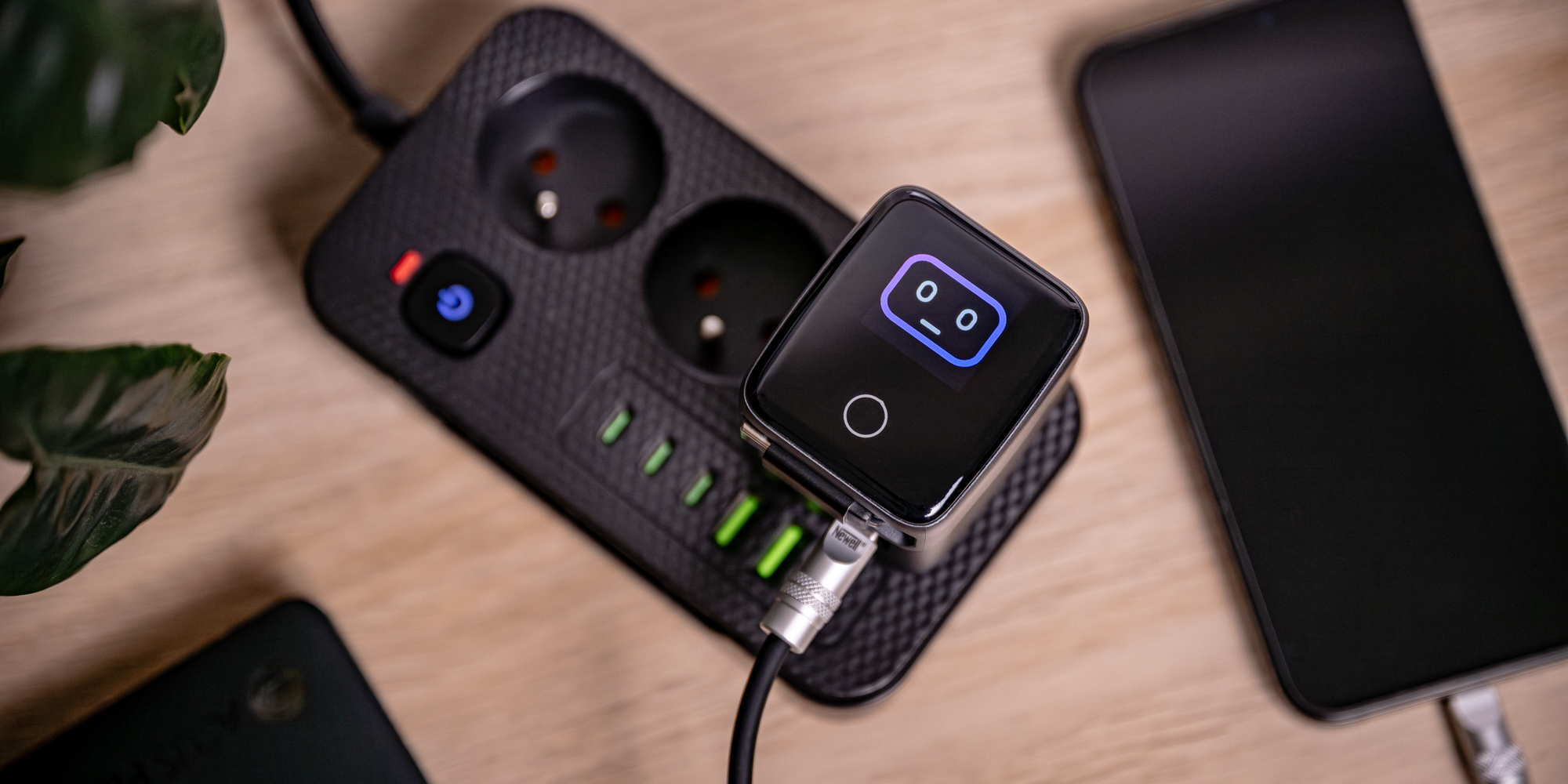 Ładowarka sieciowa Newell GaN 70 W TFT - EU