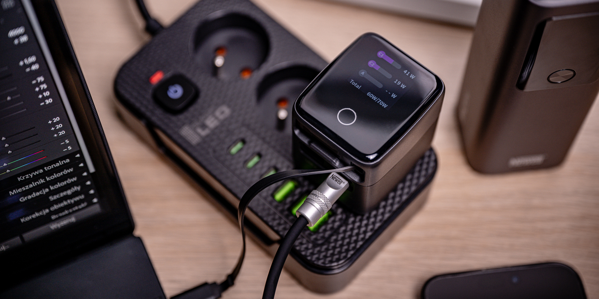 Ładowarka sieciowa Newell GaN 70 W TFT - EU