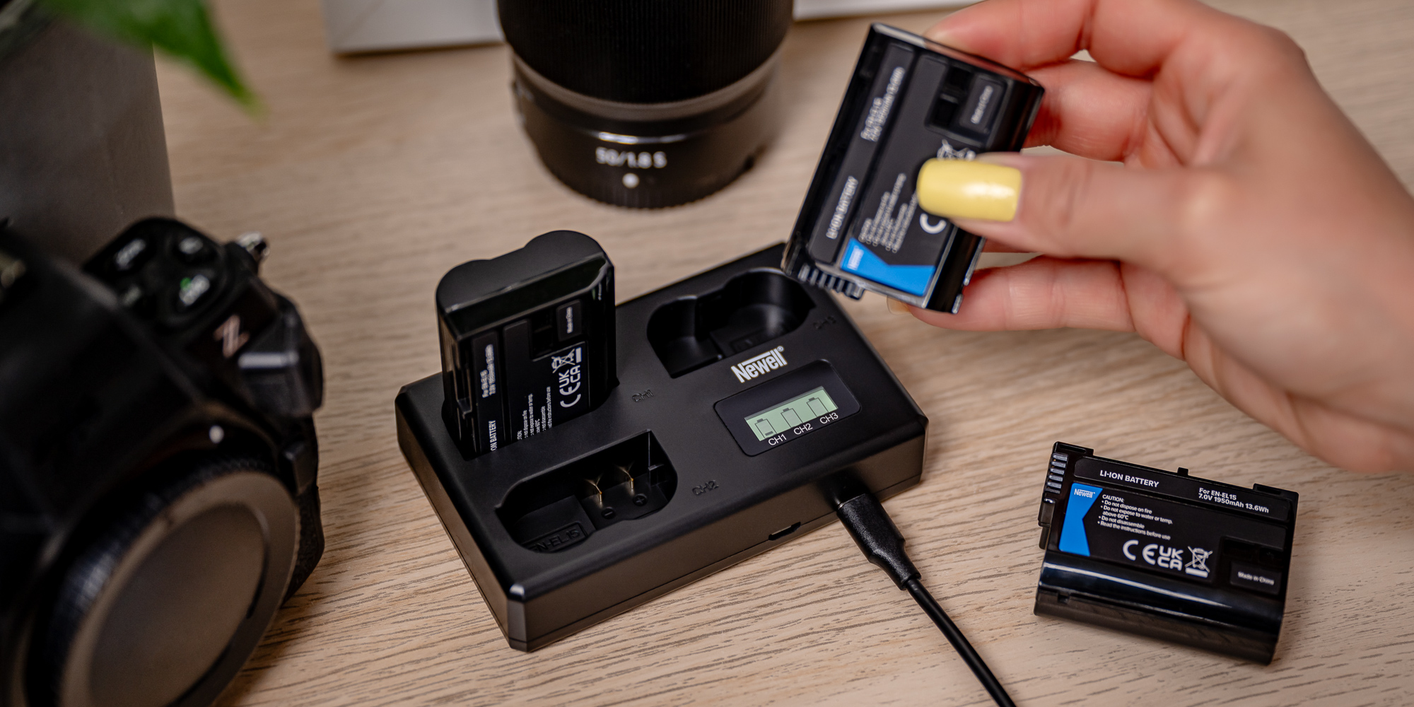 Ładowarka trójkanałowa Newell TT-USB-C do akumulatorów EN-EL15 do Nikon