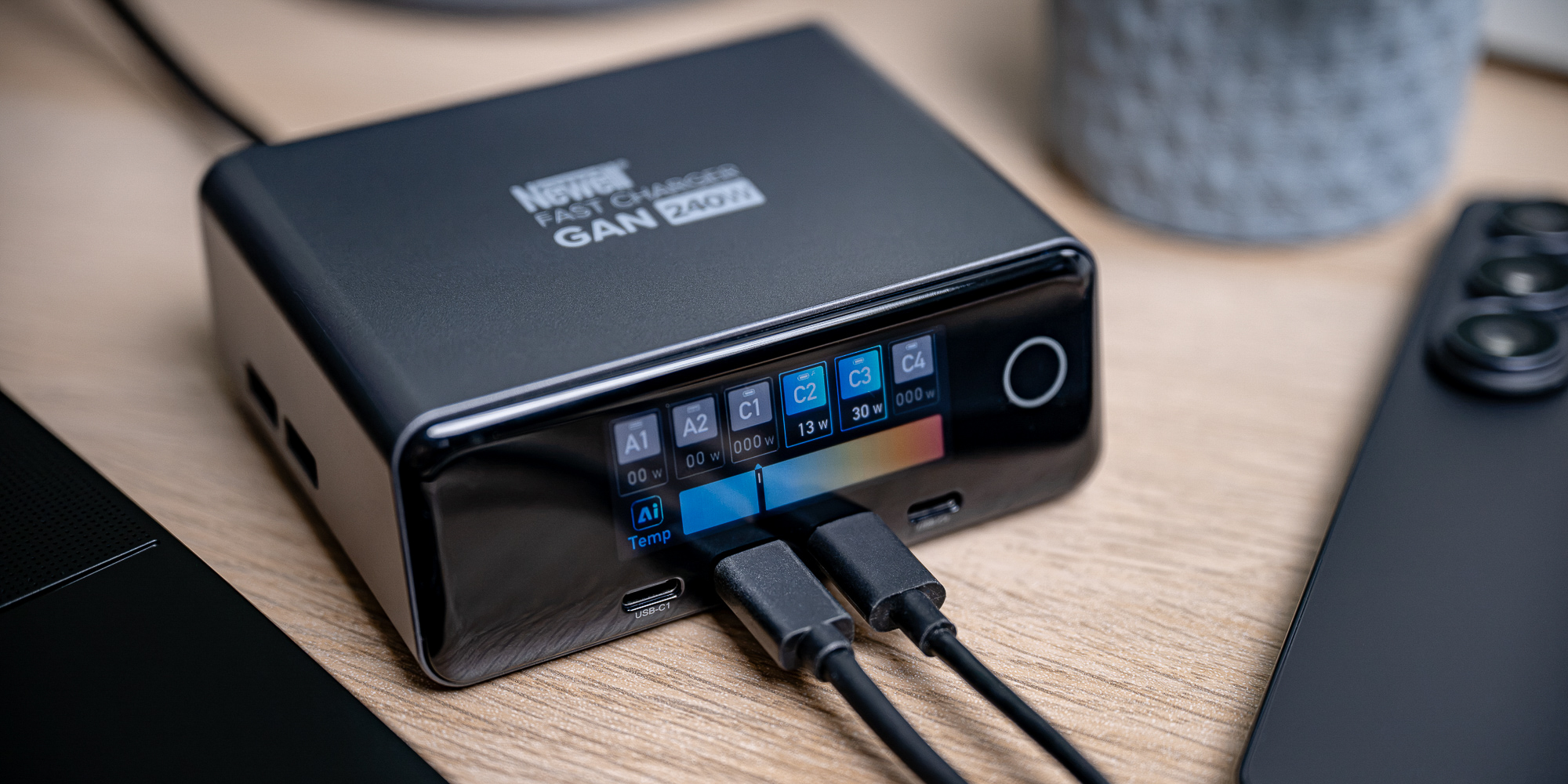 Ładowarka sieciowa Newell GaN 240 W TFT - EU