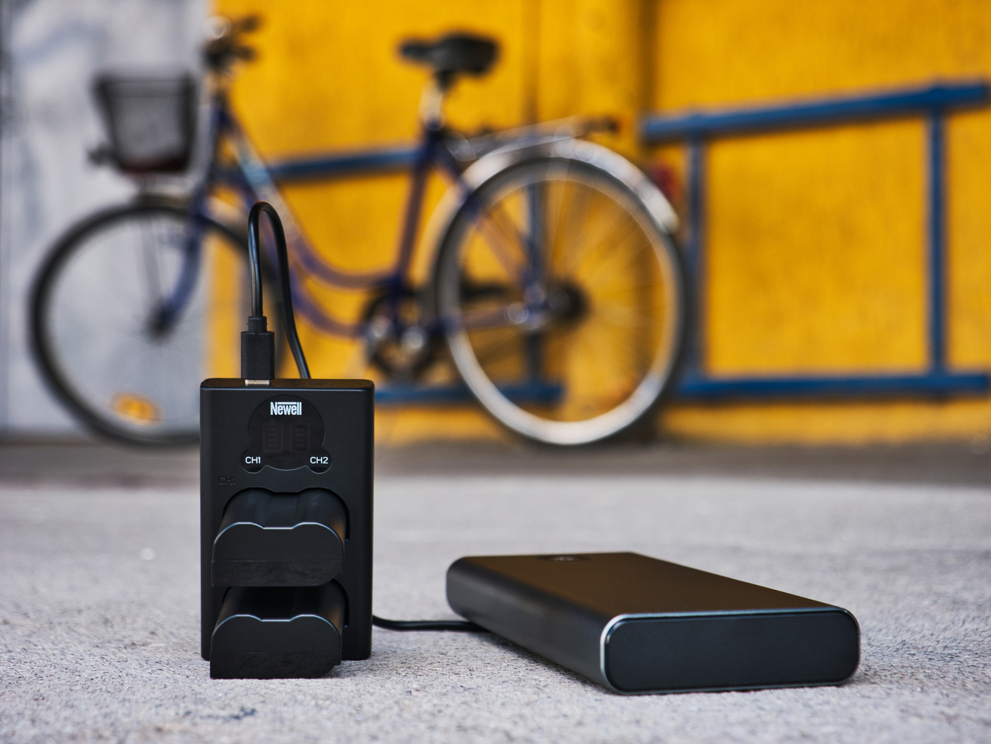 /Ładowarka dwukanałowa Newell DL-USB-C do akumulatorów NP-W126