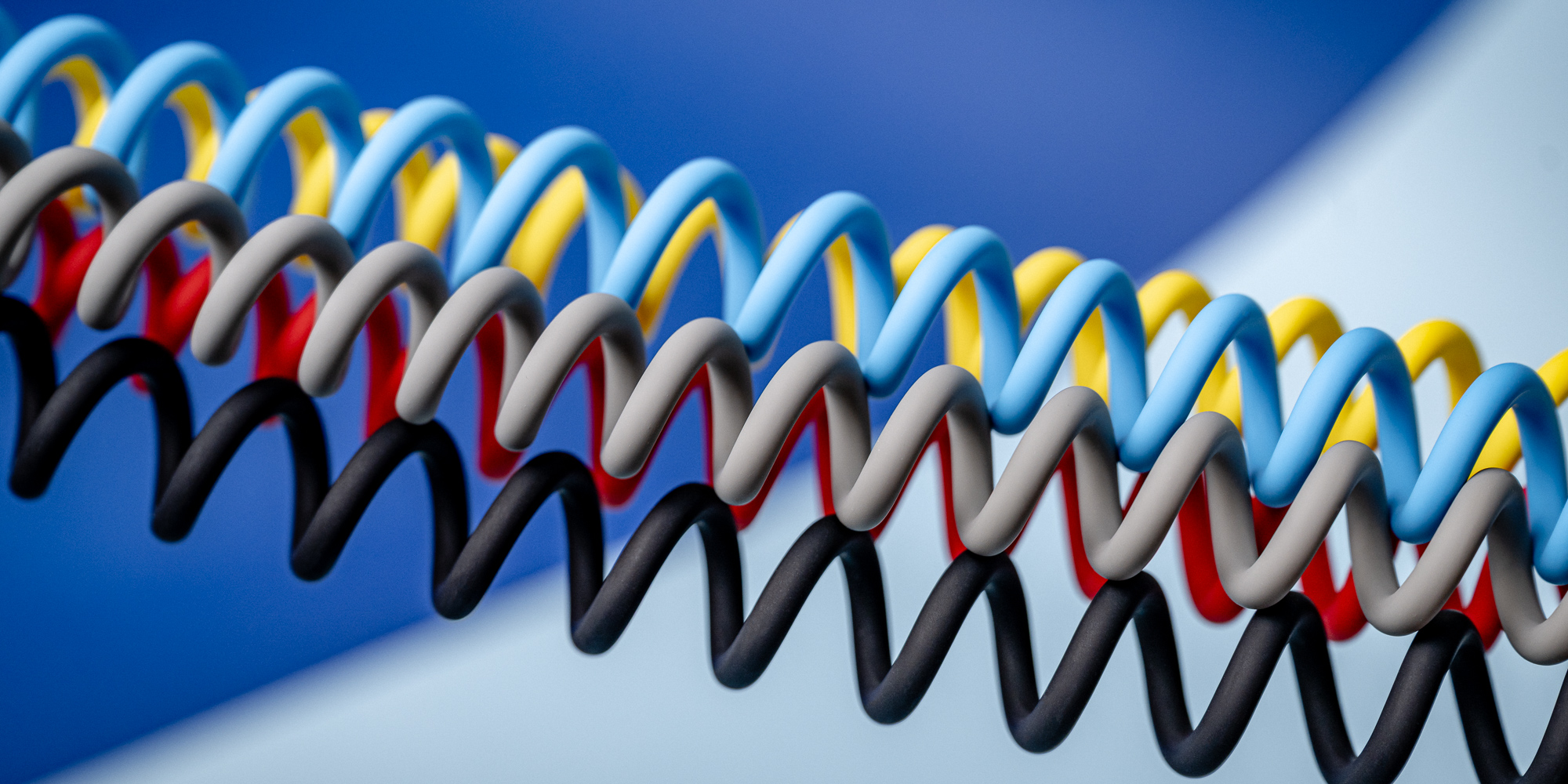 Kabel Newell USB-C - USB-C 100 W, 1,5 m, silikonowy, spiralny, szary