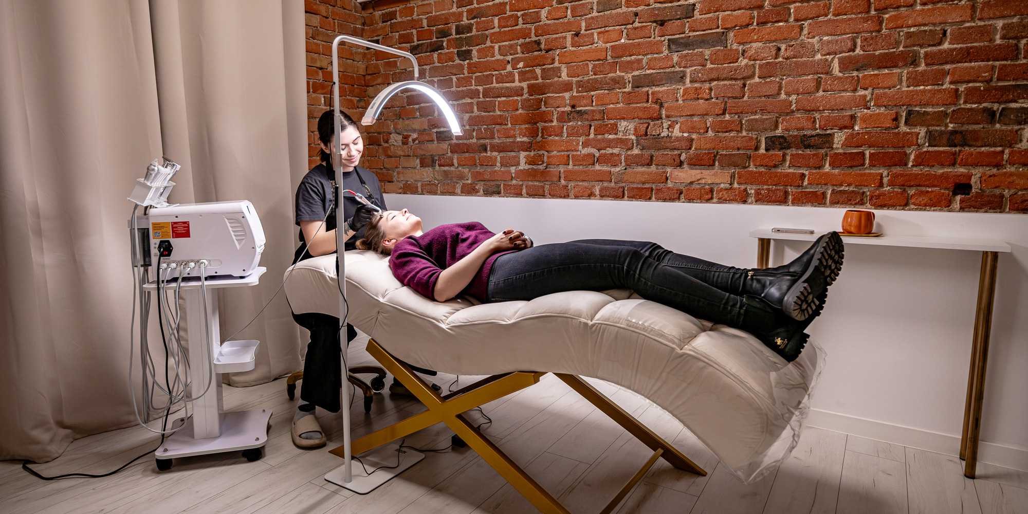 Lampa LED Newell Dianis - czarna