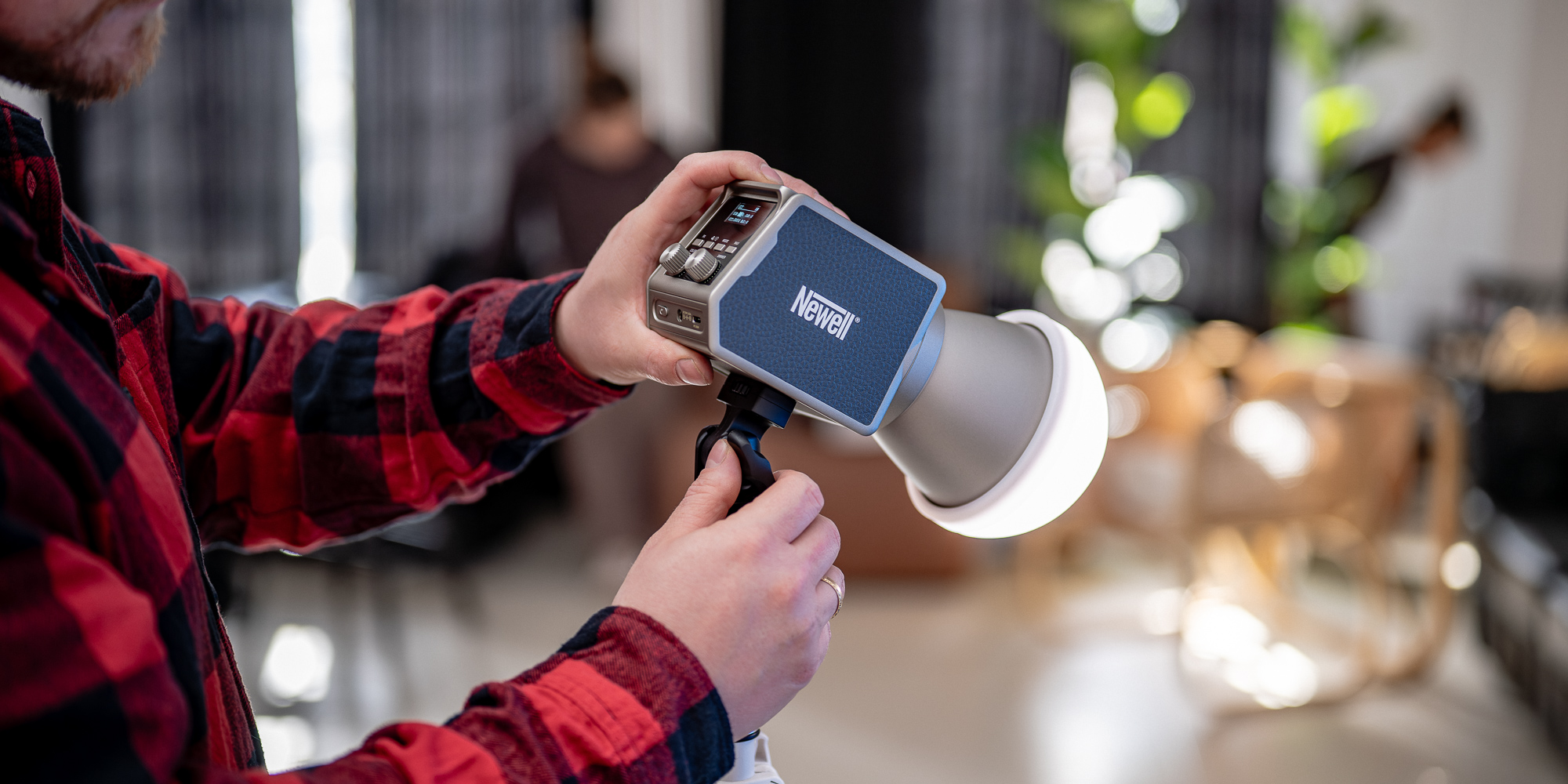 Lampa LED Newell Zora 60 WB (2700 - 6500 K)