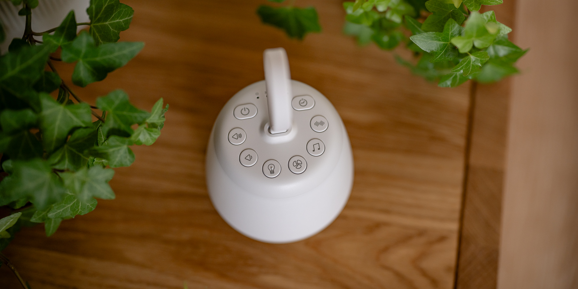 Lampka nocna LED Newell SeleneDream z funkcją białego szumu