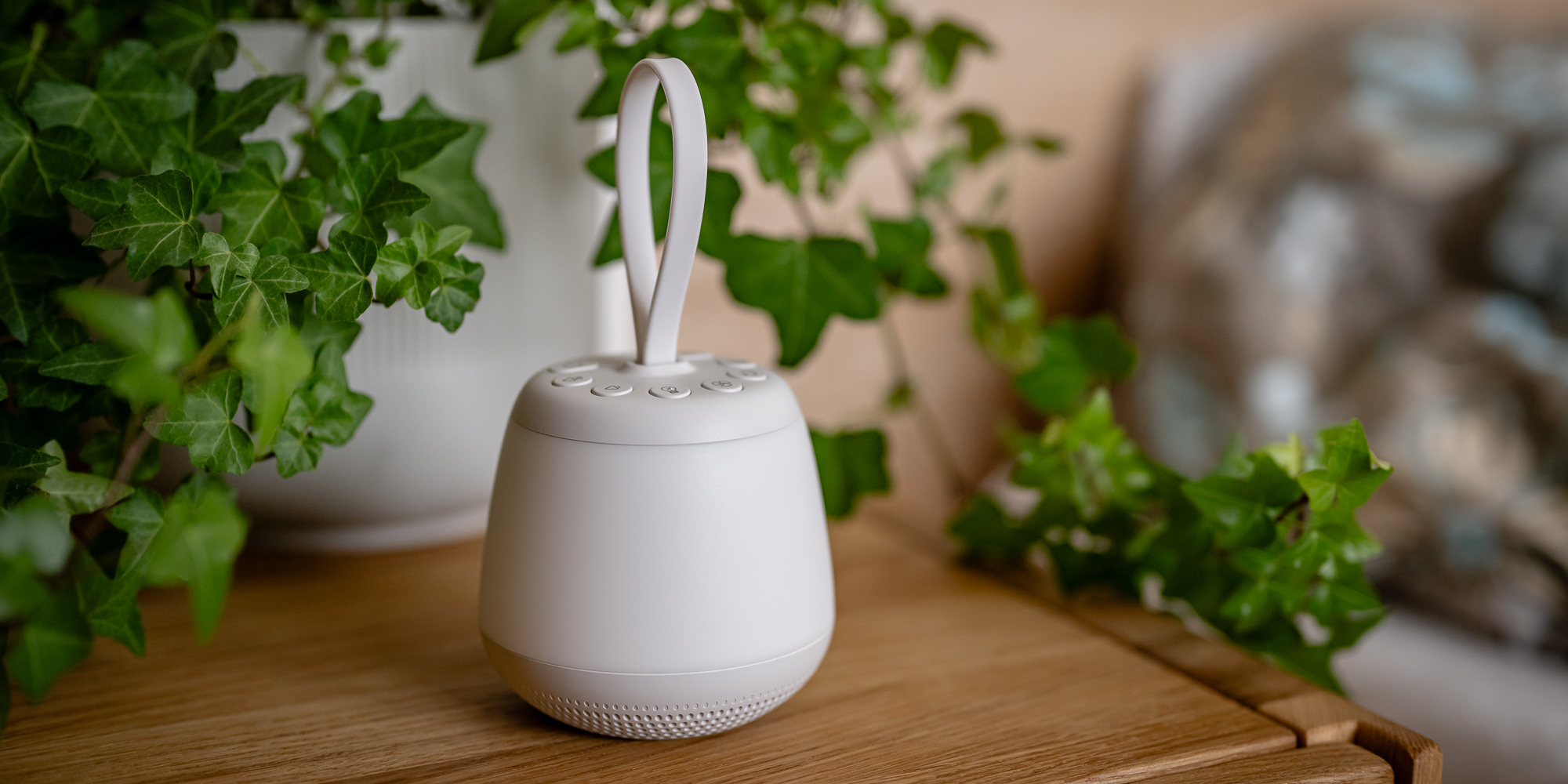 Lampka nocna LED Newell SeleneDream z funkcją białego szumu