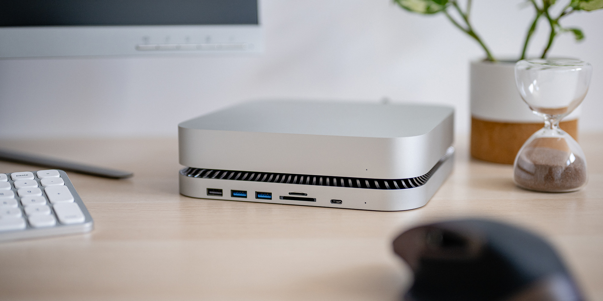 Newell Hub USB-C Ständer mit SATA SSD Adapter für Mac Mini