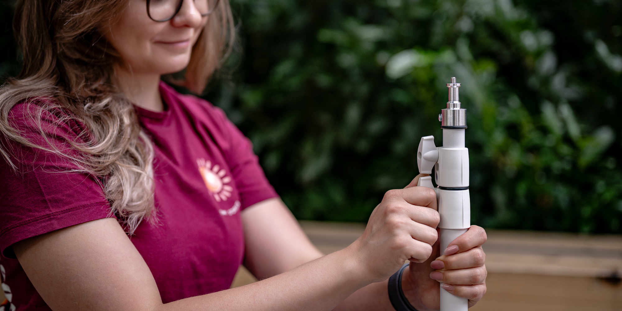 Newell Taranis lighting stand - white