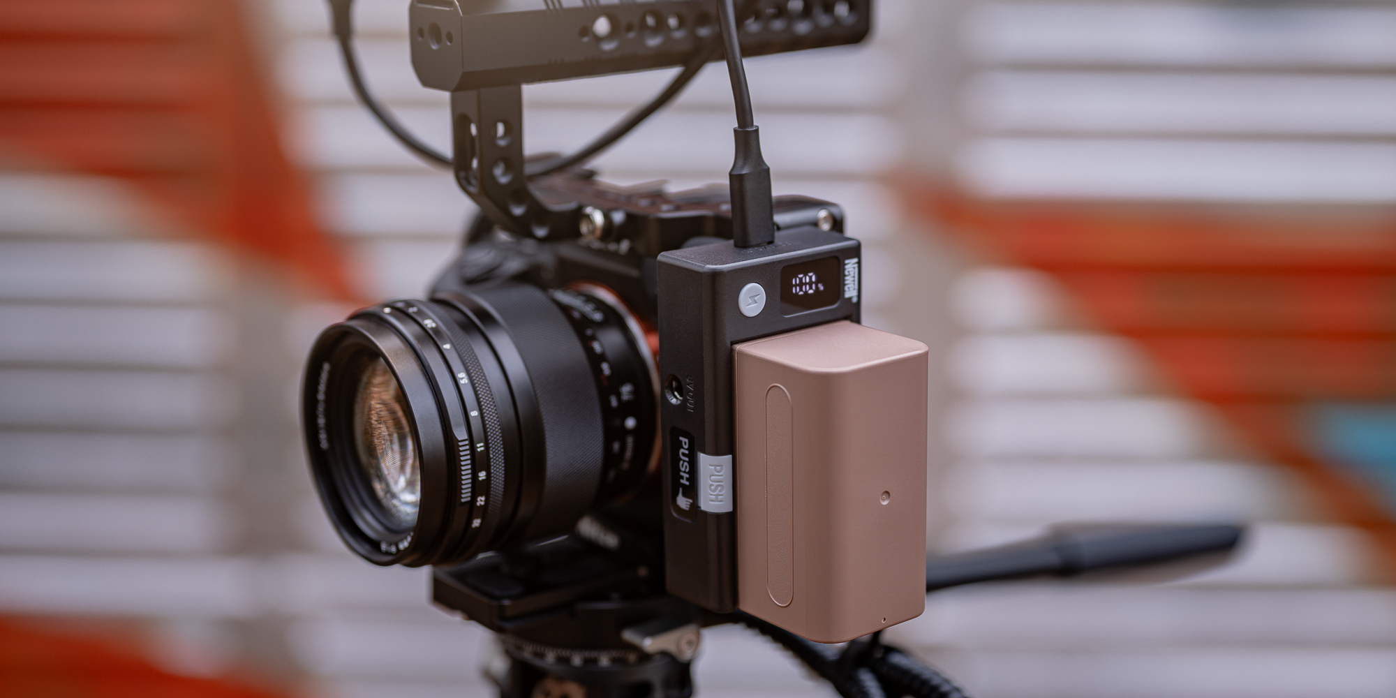 Uniwersalny adapter Newell DC - USB do akumulatorów NP-F