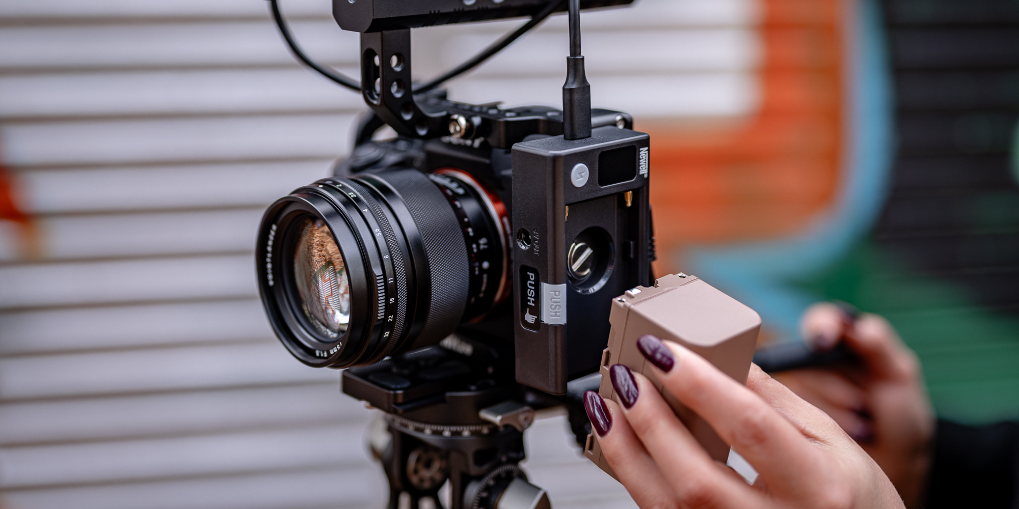 Uniwersalny adapter Newell DC - USB do akumulatorów NP-F