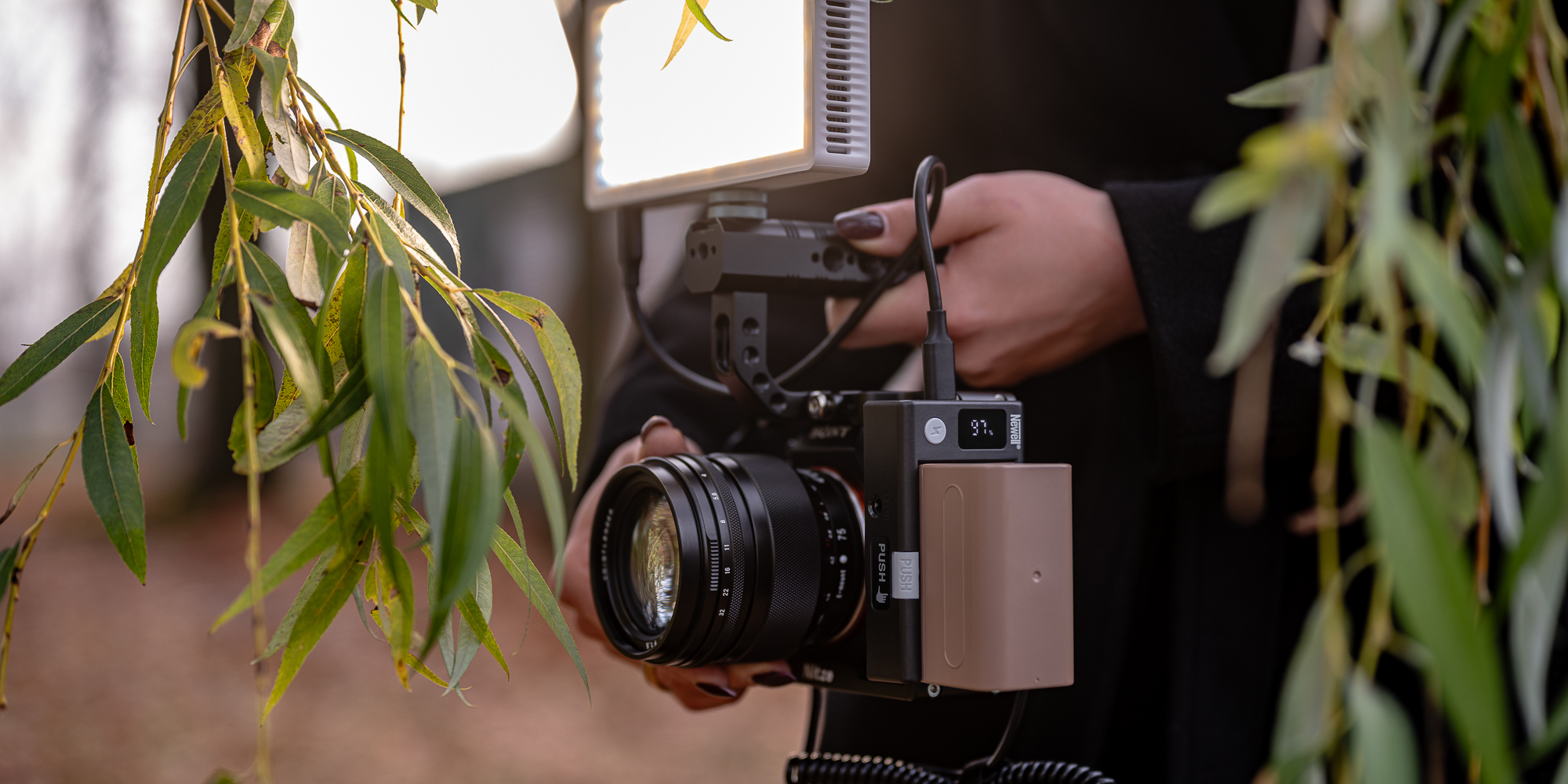 Uniwersalny adapter Newell DC - USB do akumulatorów NP-F