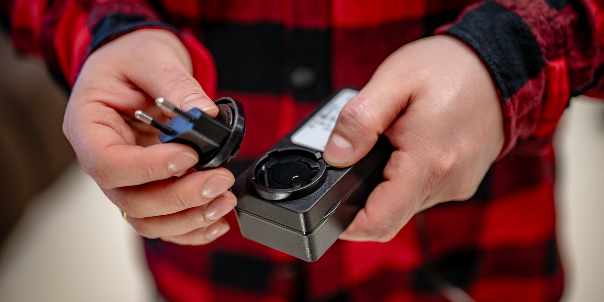 Zasilacz sieciowy Newell 19 V _ 3,42 A, wtyk DC 5,5 _ 2,1 mm