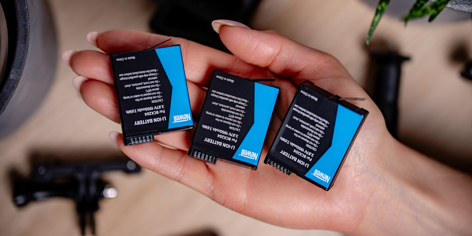 Zestaw Newell ładowarka trzykanałowa SDC-USB-C i trzy akumulatory BCX-204 do DJI Osmo Action