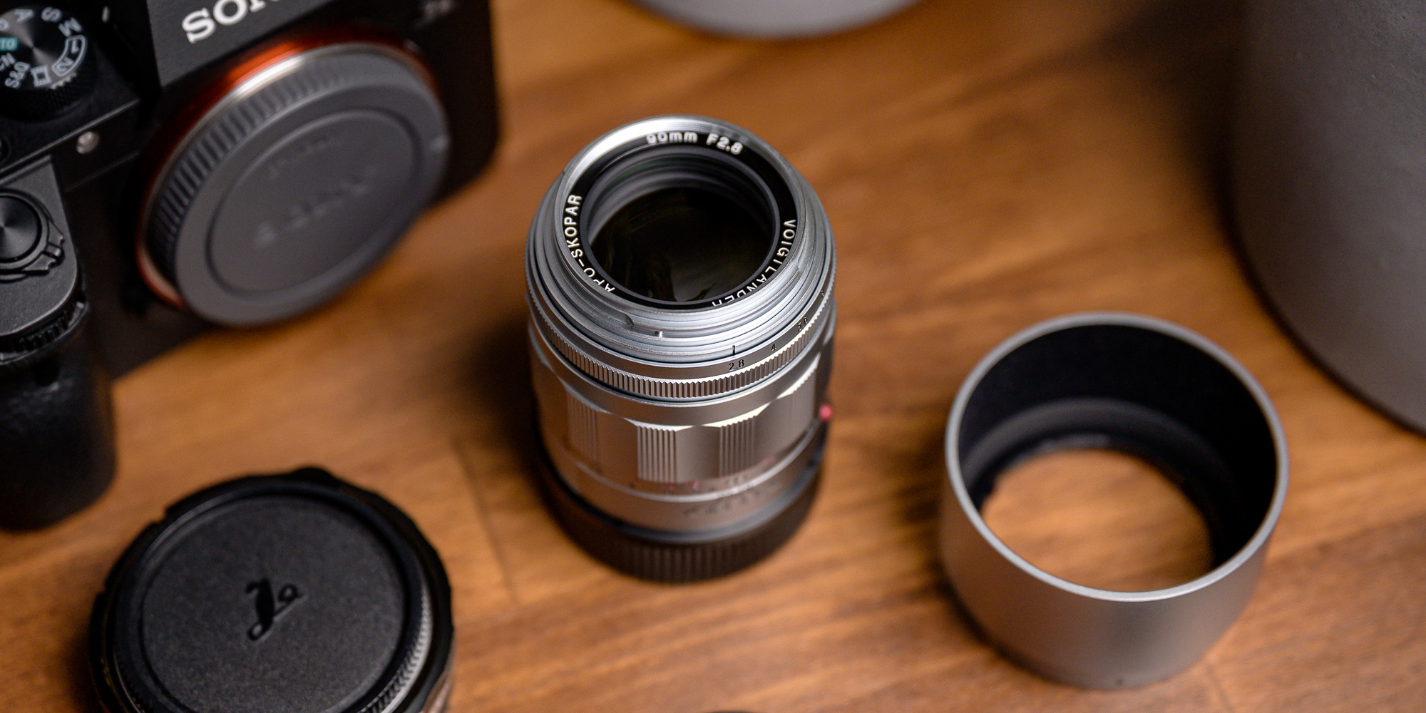 Voigtlander APO Skopar 90 mm f/2.8 lens for Leica M - Silver - Apochromatic design