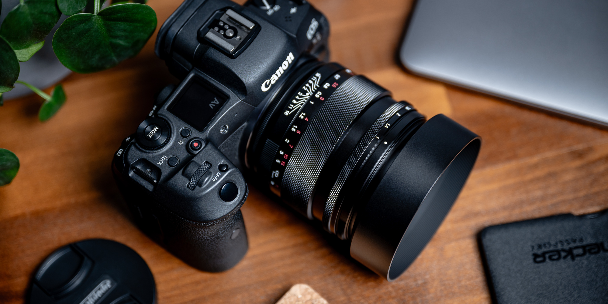 Voigtlander Nokton 50 mm f/1.0 lens for Canon RF - Quality without compromise