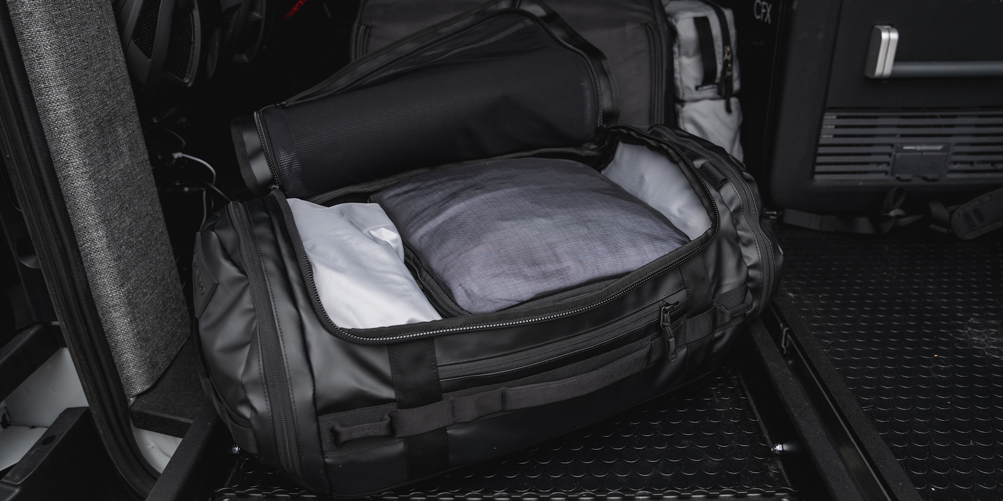 width=100% Torba Wandrd Carryall Duffel 40 l - niebieska