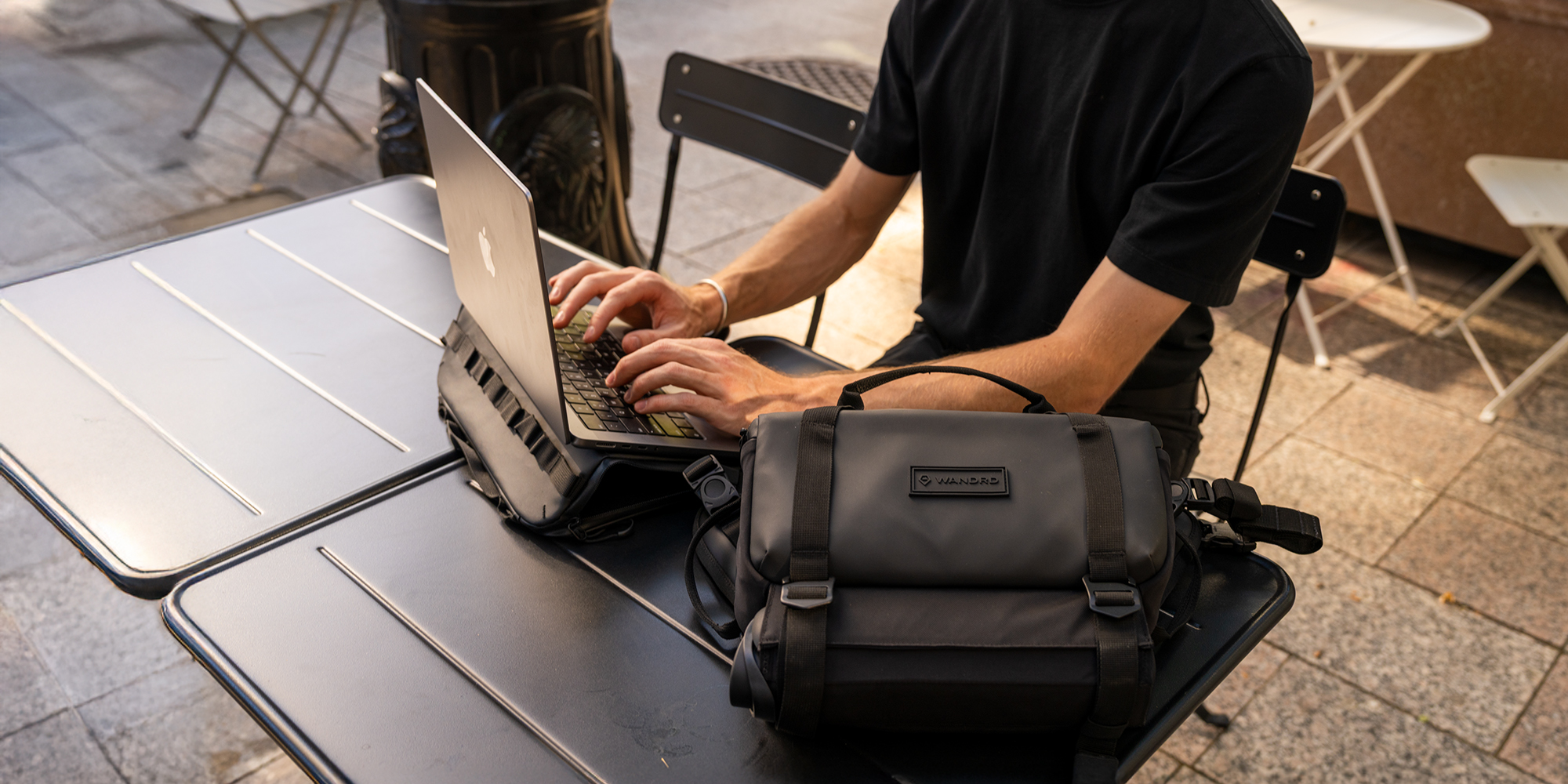 width=100% Torba fotograficzna Wandrd Rogue Sling 6 l v2 - pomarańczowa