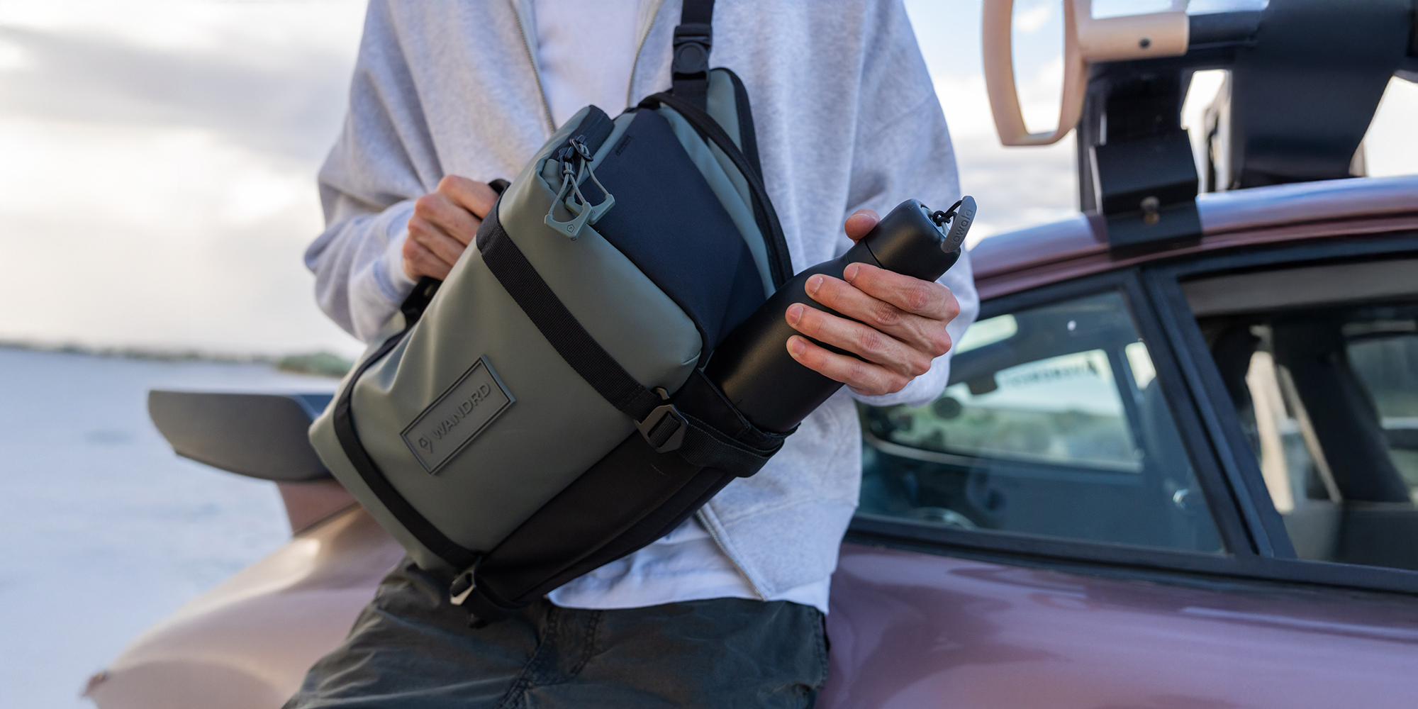 width=100% Torba fotograficzna Wandrd Rogue Sling 9 l v2 - granatowa