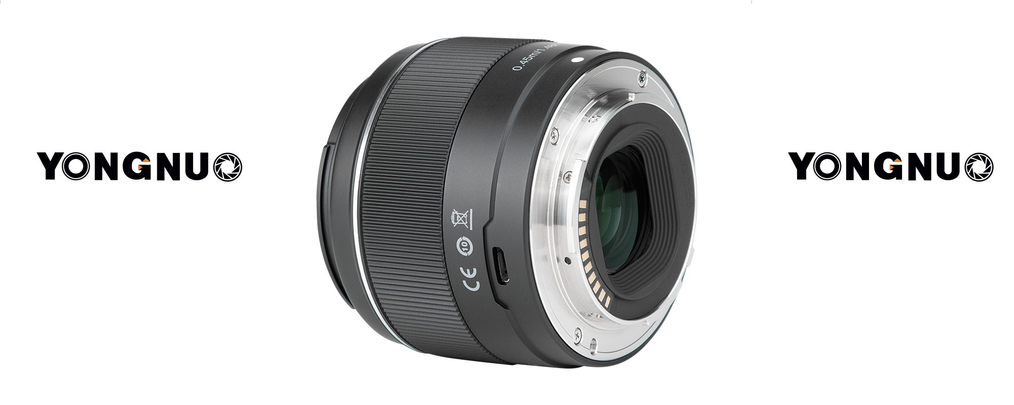 Obiektyw Yongnuo YN 50 mm f/1,8 do Sony E widok na port micro USB i bagnet